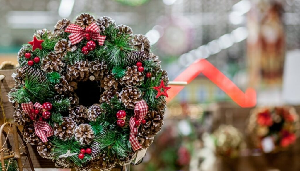 ten-reasons-to-start-planning-your-holiday-display-now